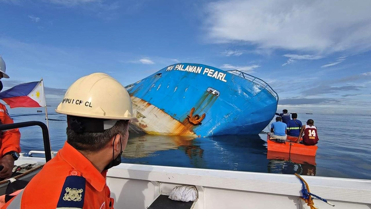 Dalawang Cargo Vessel, Nagbanggaan Sa South Harbor Anchorage Area - RMN ...