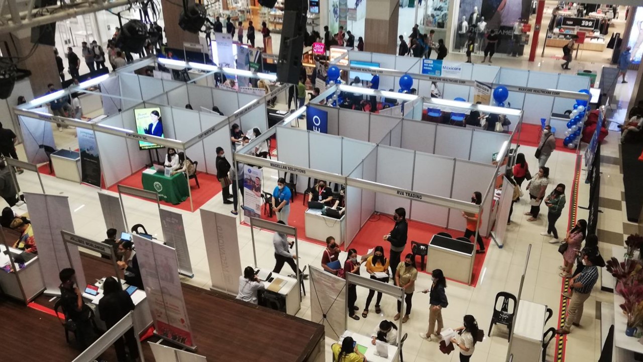 2day facetoface job fair ng JobQuest.ph kasama ang Radyo Trabaho