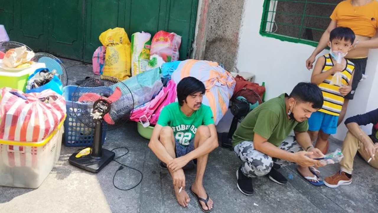 Humigit Kumulang 1,000 Pamilya, Nawalan Ng Tirahan Sa Sunog Na Sumiklab ...