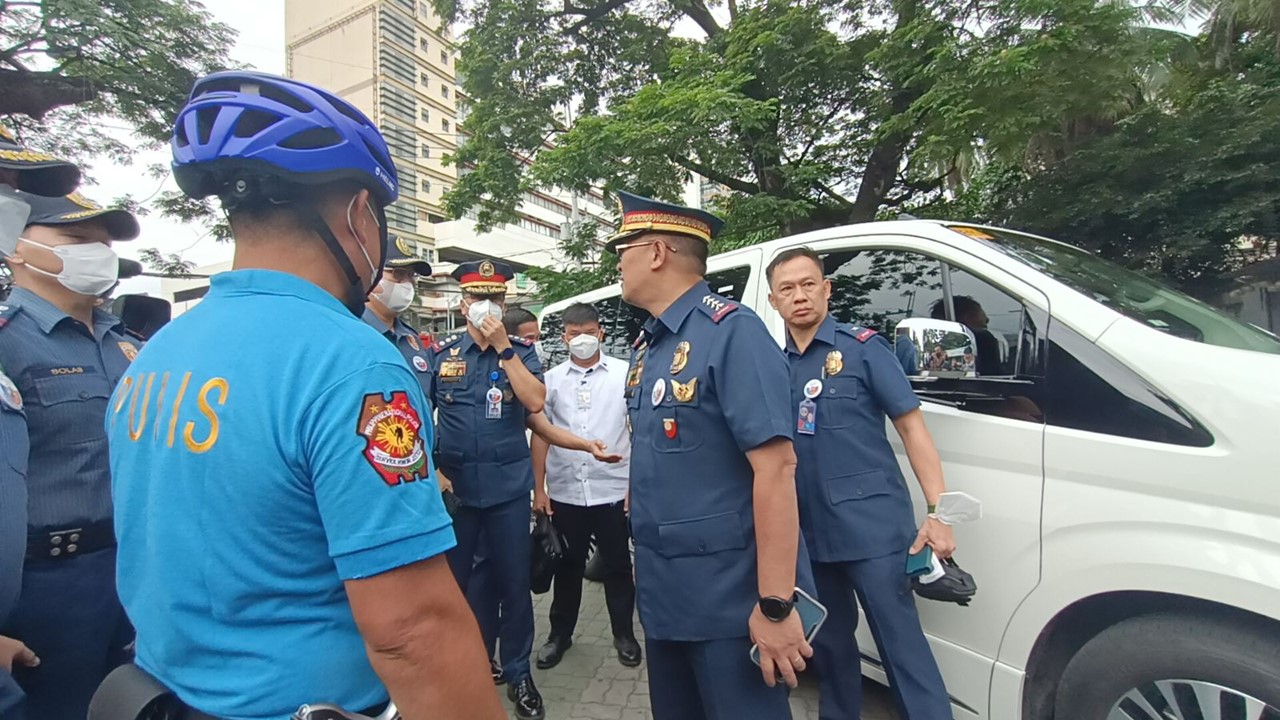 Pnp Chief Azurin Mag Iikot Sa Sementeryo At Mga Terminal Para Tiyakin Ang Seguridad Ngayong 3234