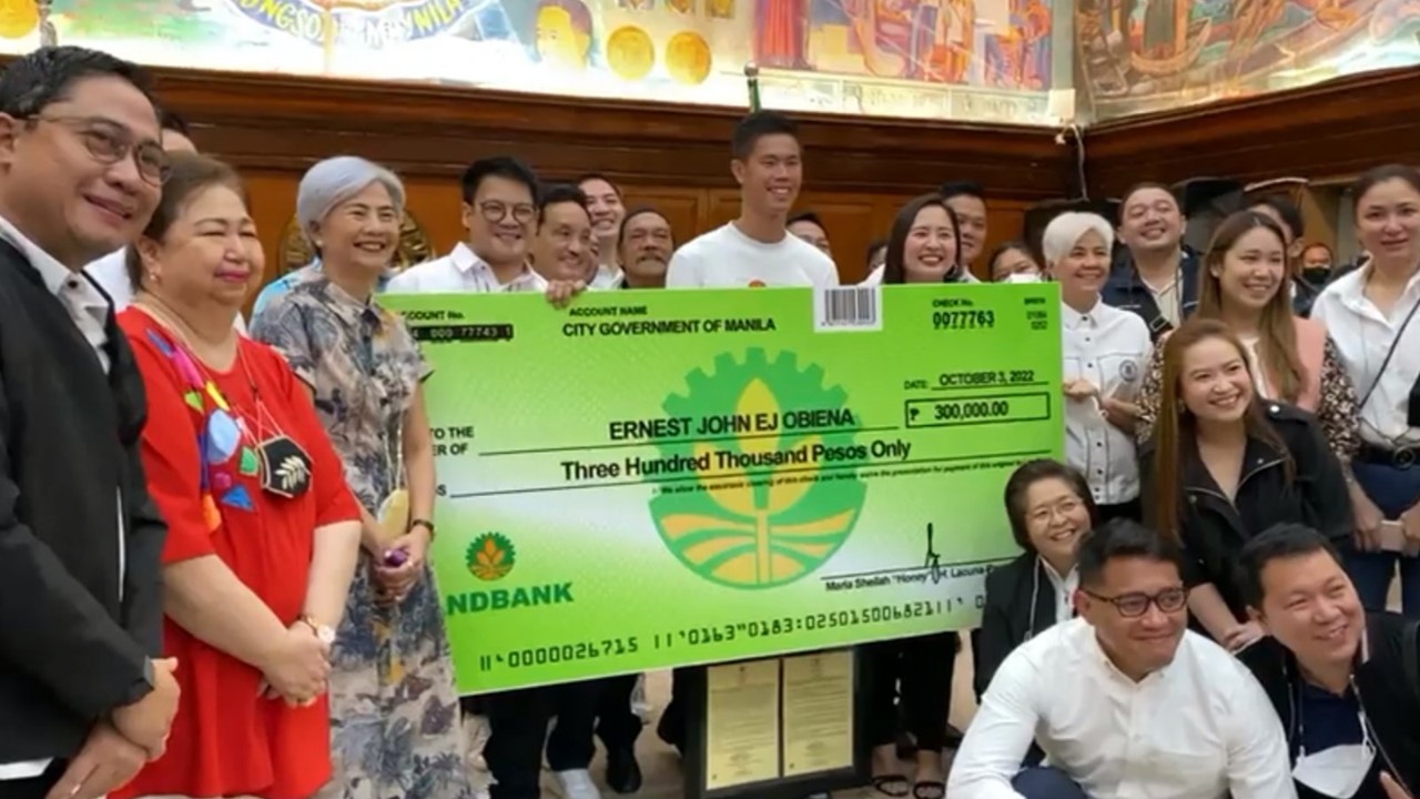 EJ Obiena, bumisita sa Manila City Hall RMN Networks