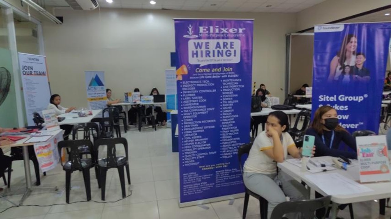 Mahigit 20 aplikante, nahired sa isinagawang Mega Job Fair sa San Jose