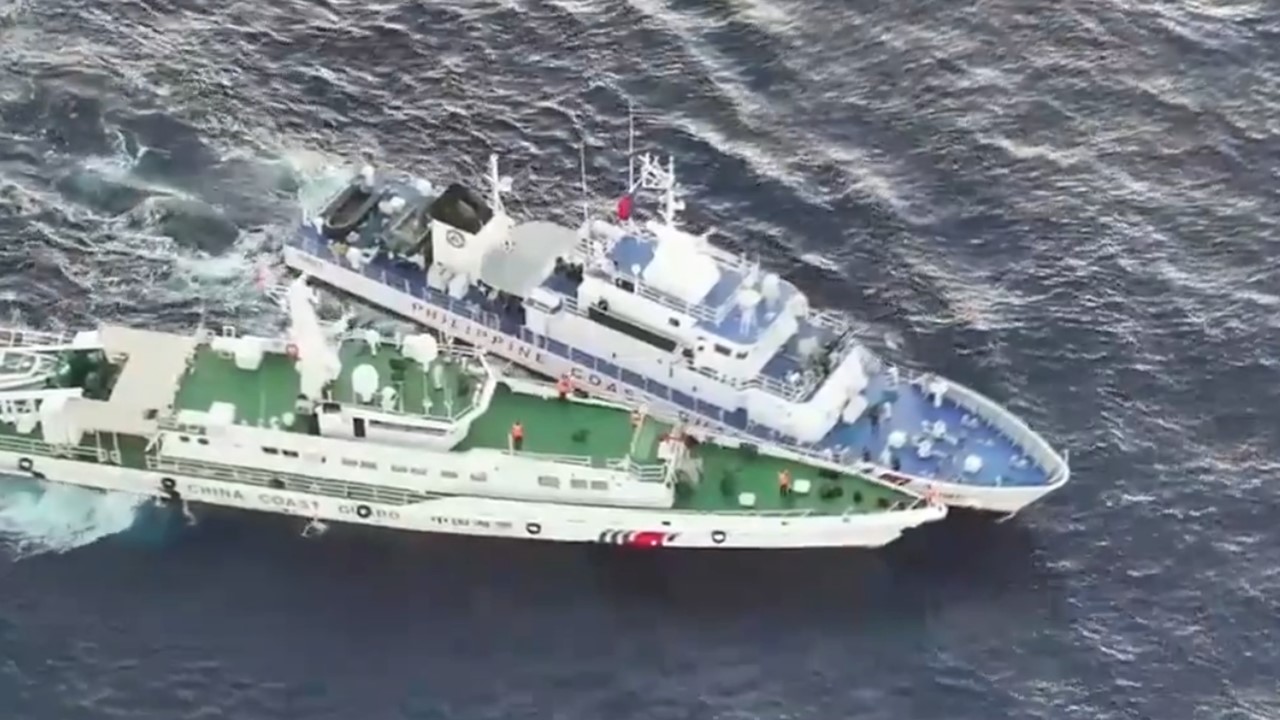 Isa Sa Supply Vessels Ng Pilipinas Binomba Ng Water Cannon Ng Barko Ng China Coast Guard Rmn 5554
